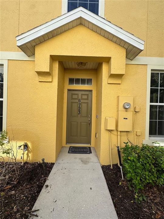 For Rent: $2,100 (3 beds, 2 baths, 1609 Square Feet)