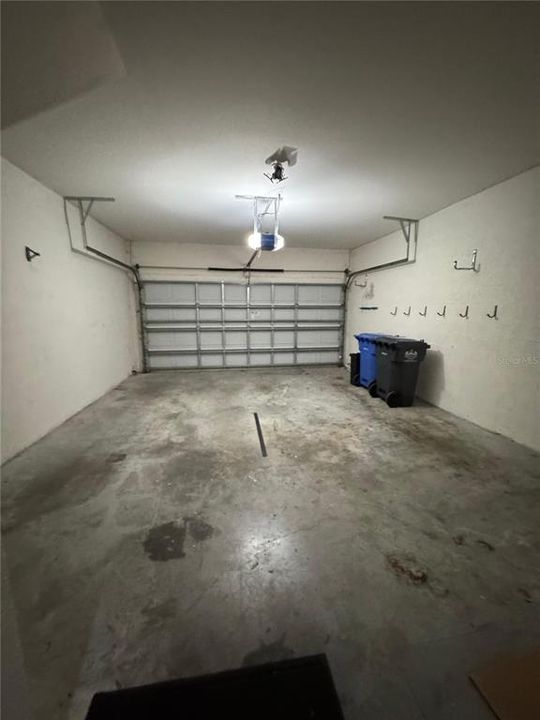 For Rent: $2,100 (3 beds, 2 baths, 1609 Square Feet)