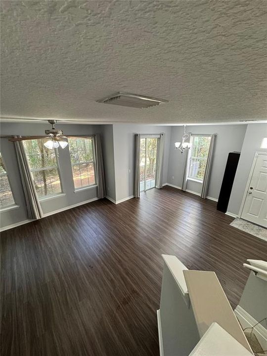 For Rent: $2,100 (3 beds, 2 baths, 1609 Square Feet)