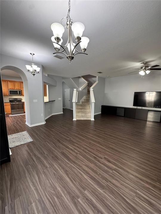 For Rent: $2,100 (3 beds, 2 baths, 1609 Square Feet)