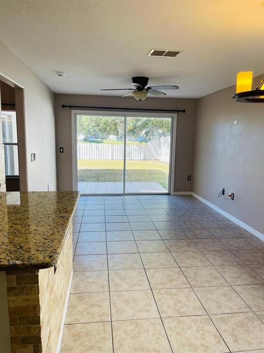 出租: $2,550 (3 贝兹, 2 浴室, 1505 平方英尺)