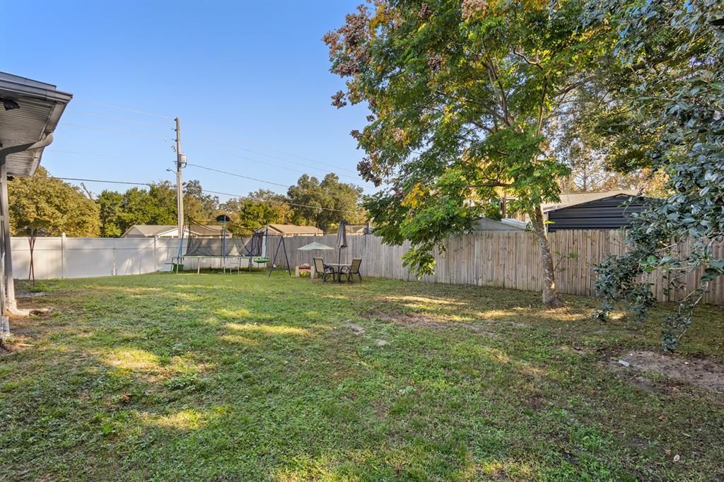 Active With Contract: $305,000 (3 beds, 2 baths, 1066 Square Feet)