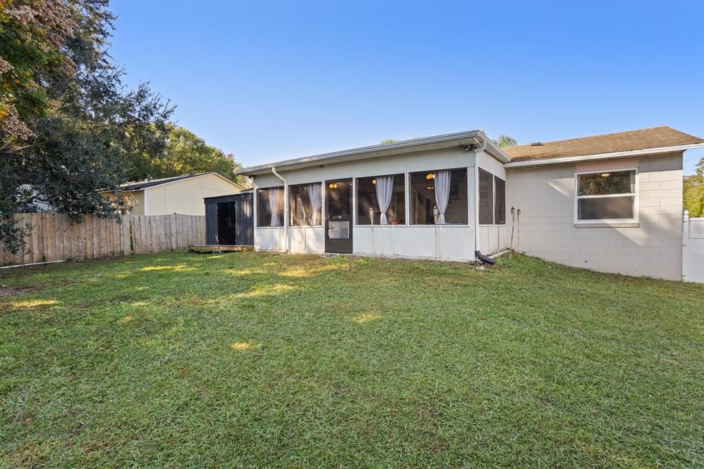 Active With Contract: $305,000 (3 beds, 2 baths, 1066 Square Feet)