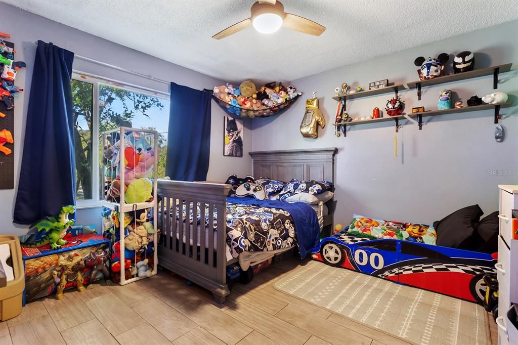 Active With Contract: $305,000 (3 beds, 2 baths, 1066 Square Feet)