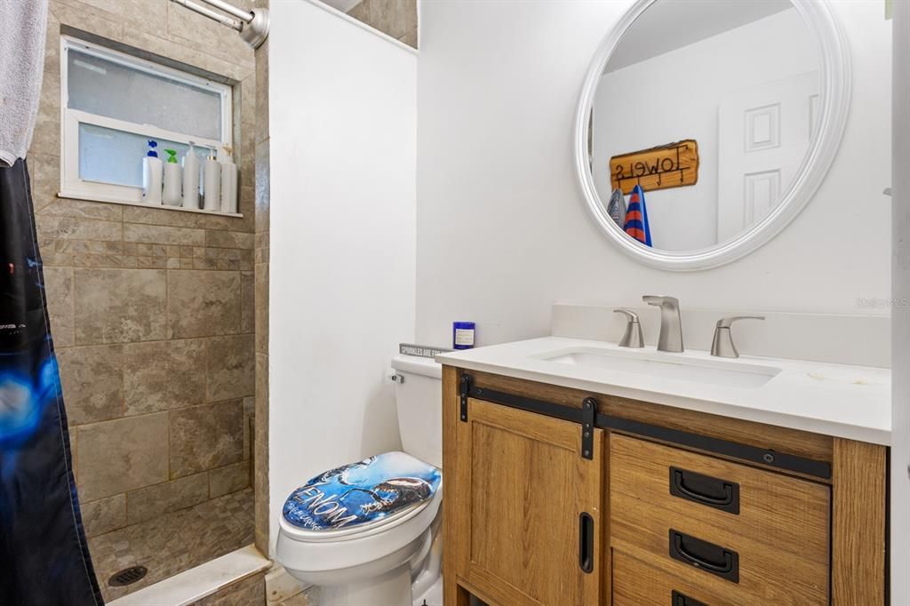 Active With Contract: $305,000 (3 beds, 2 baths, 1066 Square Feet)