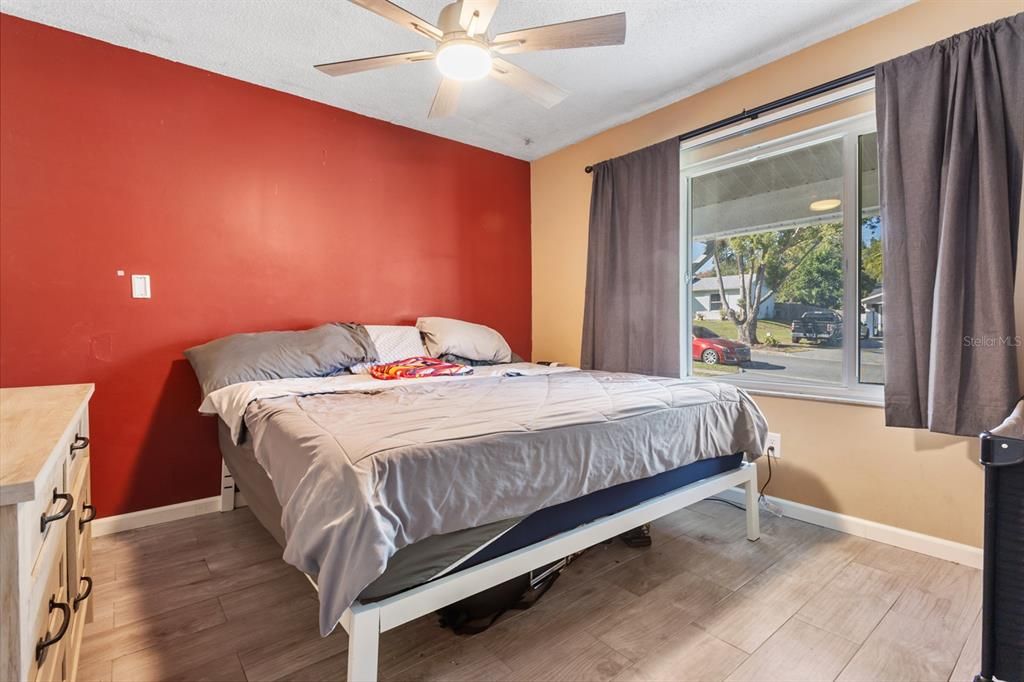 Active With Contract: $305,000 (3 beds, 2 baths, 1066 Square Feet)