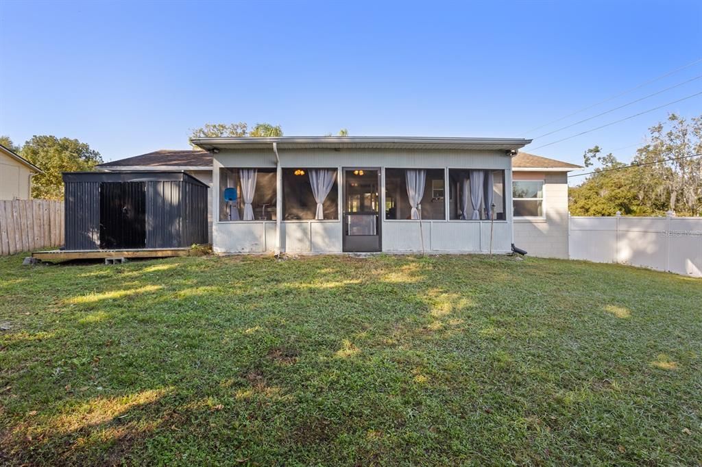 Active With Contract: $305,000 (3 beds, 2 baths, 1066 Square Feet)