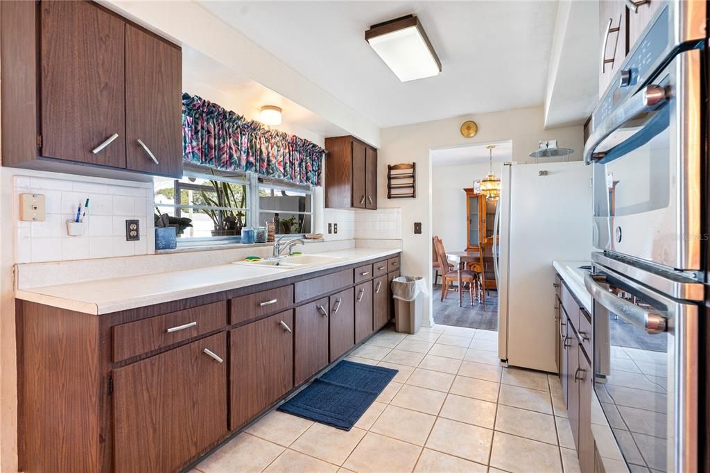 For Sale: $515,000 (3 beds, 2 baths, 1620 Square Feet)