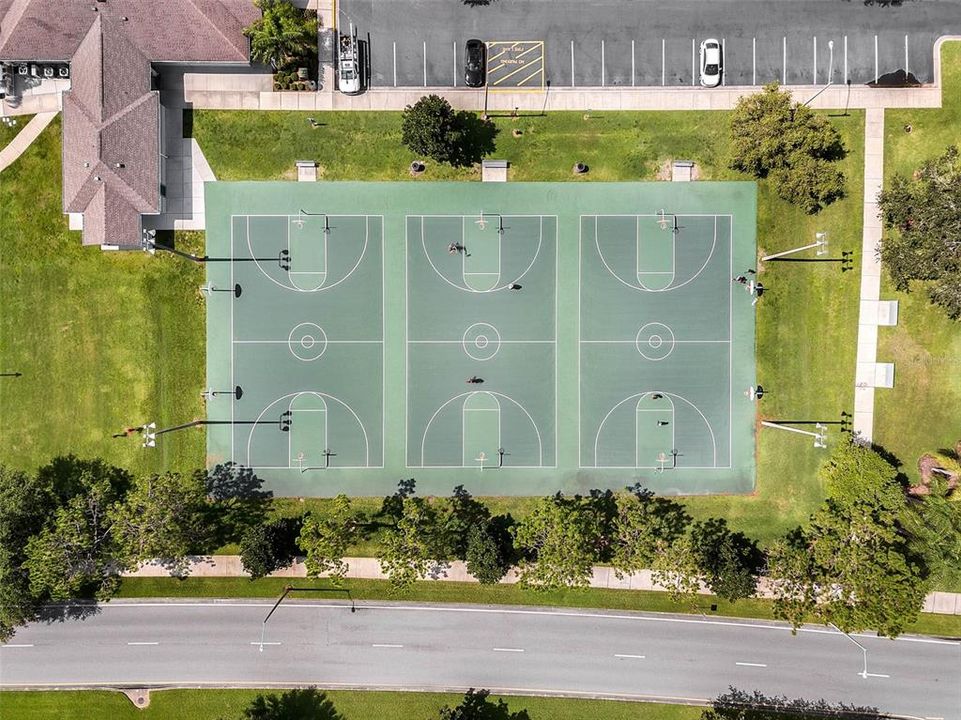 For Sale: $798,000 (5 beds, 3 baths, 3132 Square Feet)