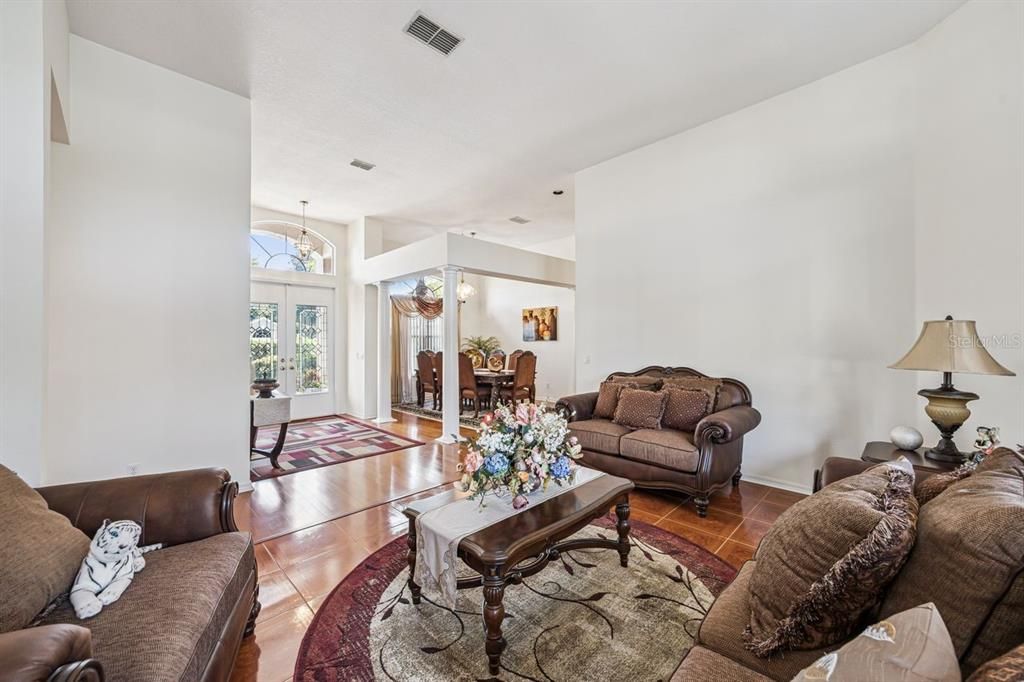 For Sale: $798,000 (5 beds, 3 baths, 3132 Square Feet)