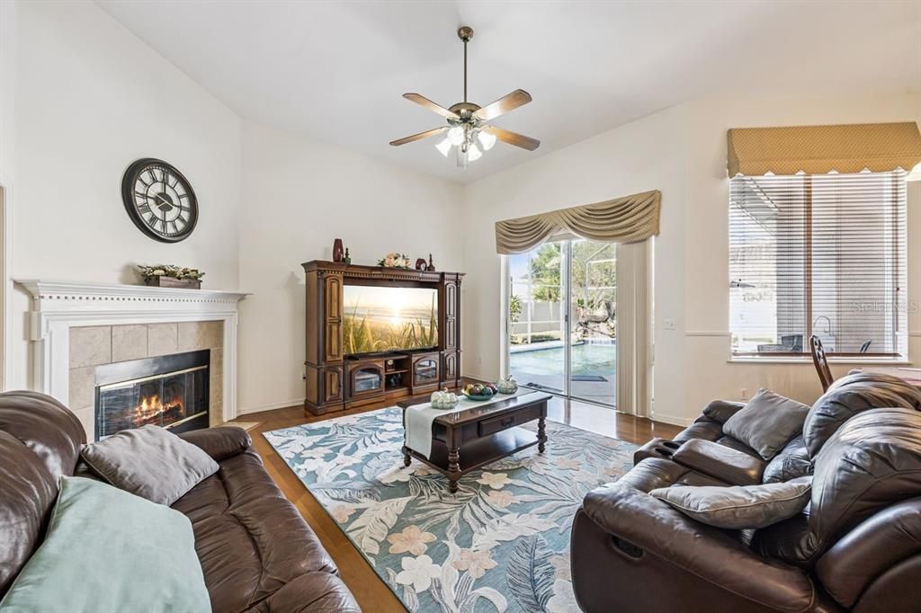 For Sale: $798,000 (5 beds, 3 baths, 3132 Square Feet)