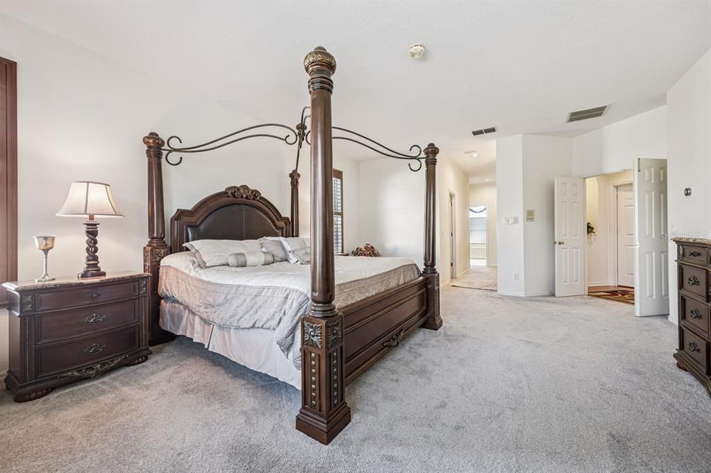 For Sale: $798,000 (5 beds, 3 baths, 3132 Square Feet)