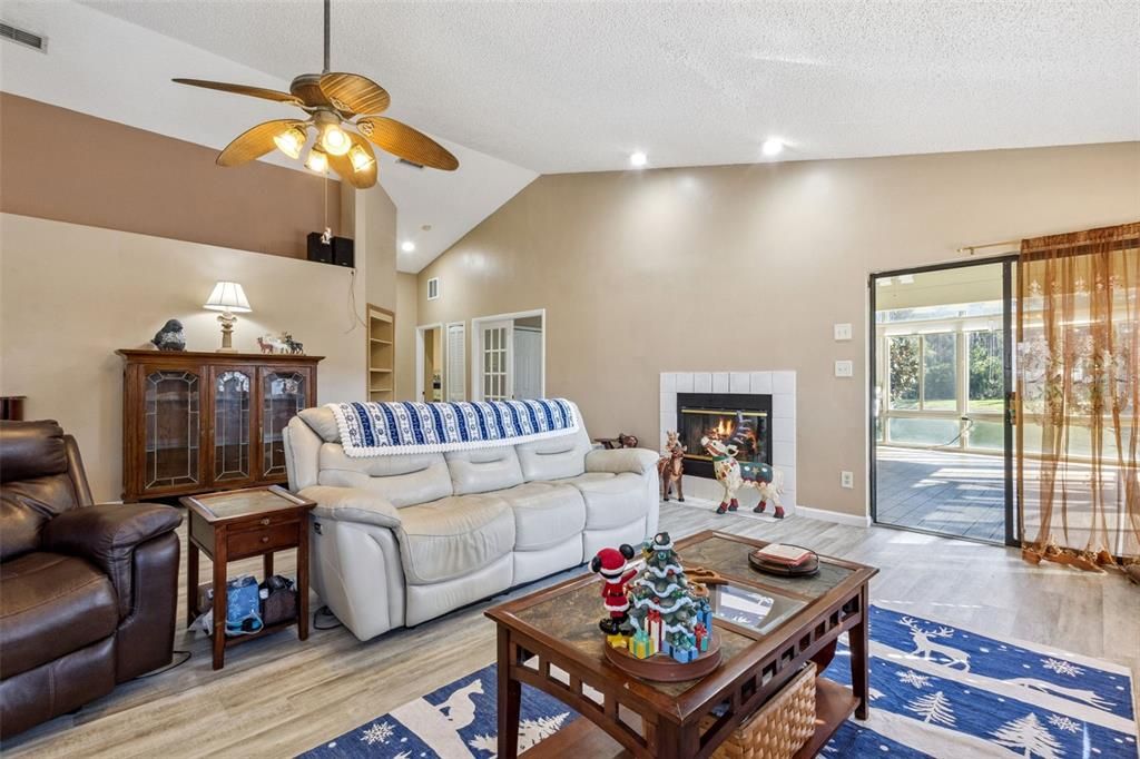 En Venta: $519,900 (3 camas, 2 baños, 1864 Pies cuadrados)