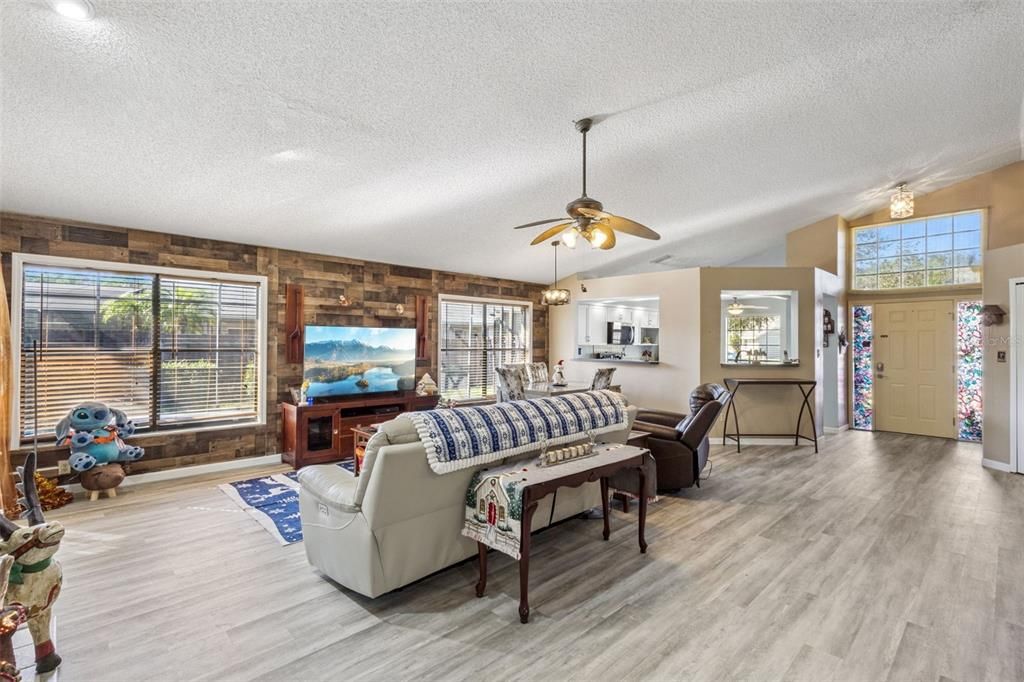 En Venta: $519,900 (3 camas, 2 baños, 1864 Pies cuadrados)