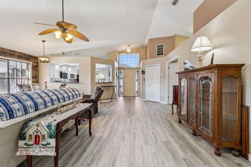 En Venta: $519,900 (3 camas, 2 baños, 1864 Pies cuadrados)