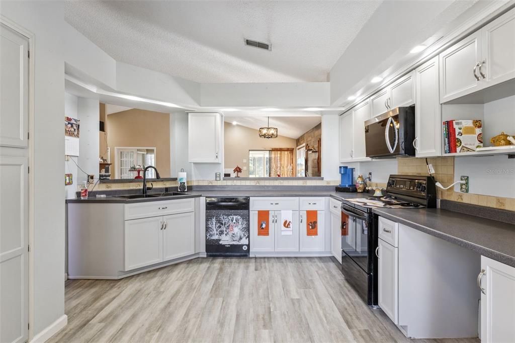 En Venta: $519,900 (3 camas, 2 baños, 1864 Pies cuadrados)