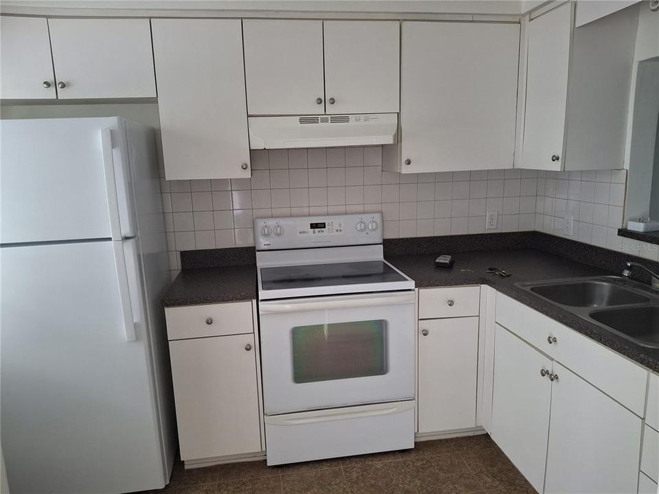 For Rent: $1,200 (1 beds, 1 baths, 600 Square Feet)