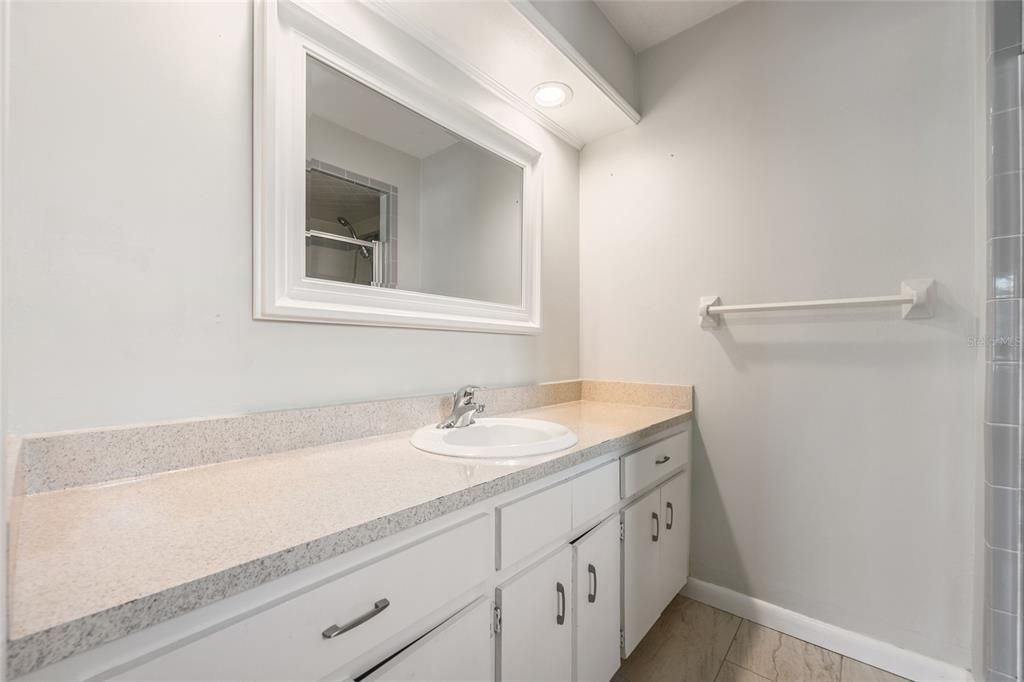 For Rent: $2,850 (3 beds, 2 baths, 2042 Square Feet)