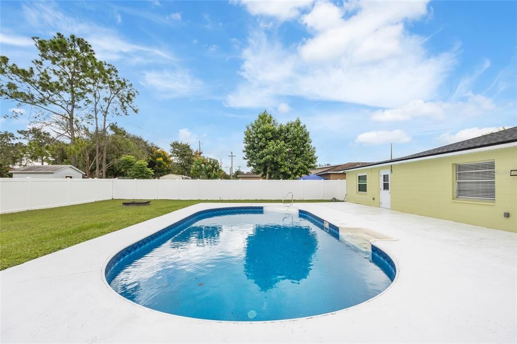 For Rent: $2,850 (3 beds, 2 baths, 2042 Square Feet)