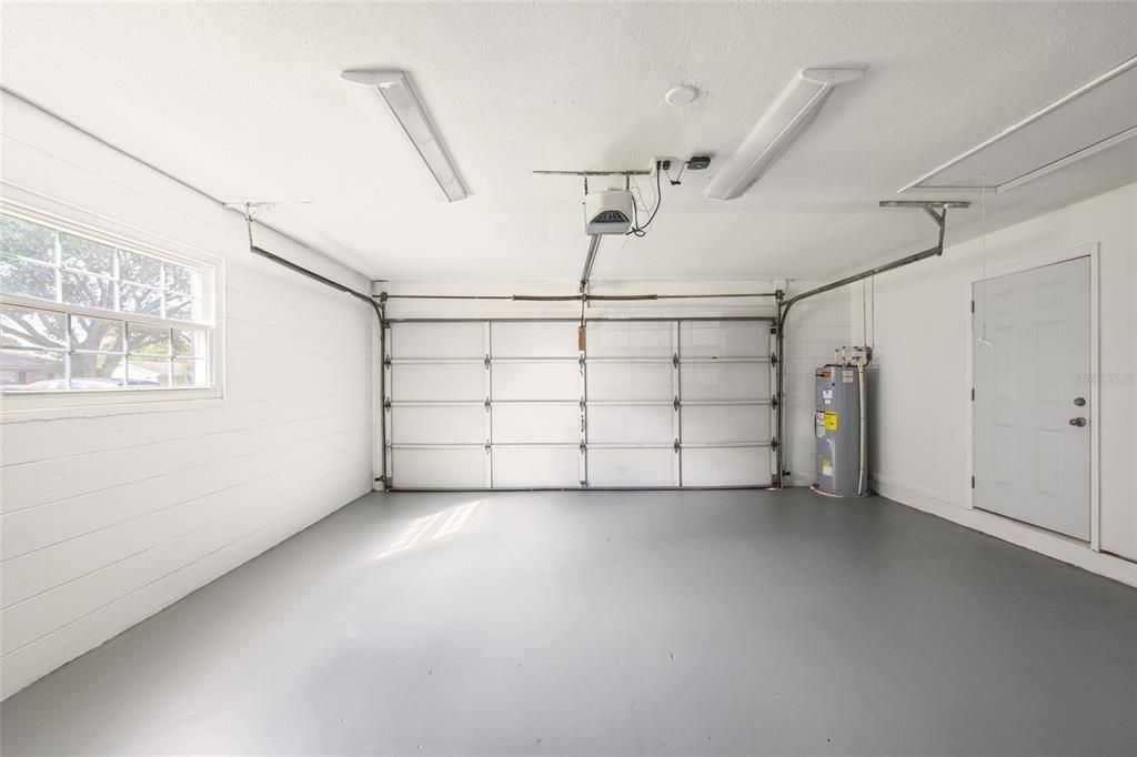 For Rent: $2,850 (3 beds, 2 baths, 2042 Square Feet)