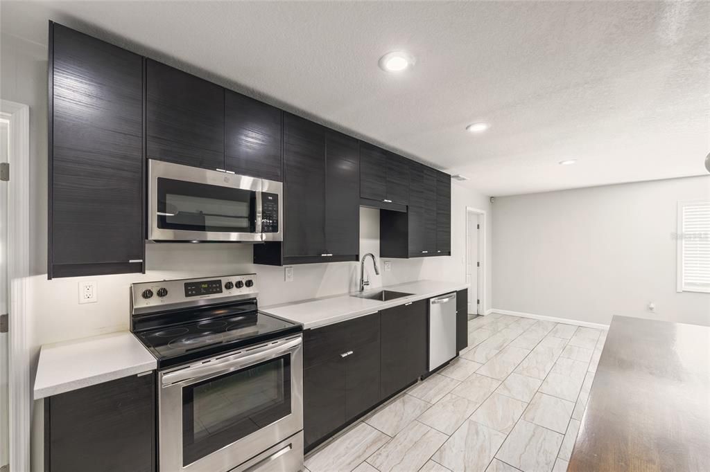 For Rent: $2,850 (3 beds, 2 baths, 2042 Square Feet)