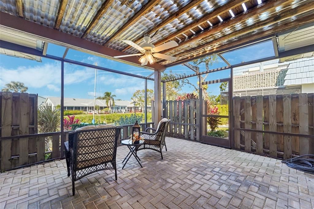 For Sale: $400,000 (2 beds, 2 baths, 1440 Square Feet)