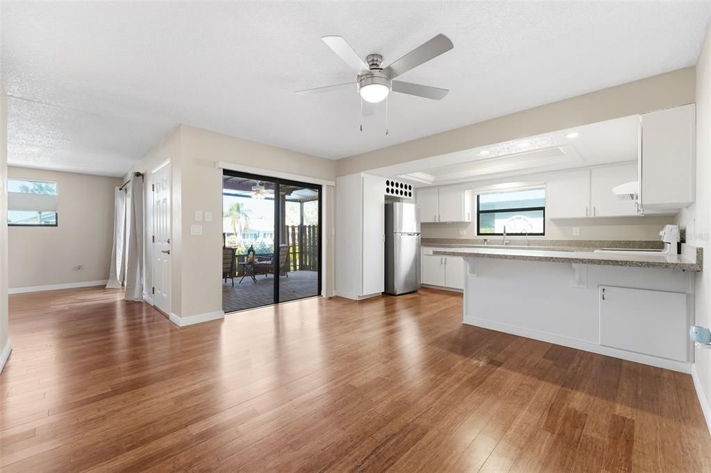 For Sale: $400,000 (2 beds, 2 baths, 1440 Square Feet)