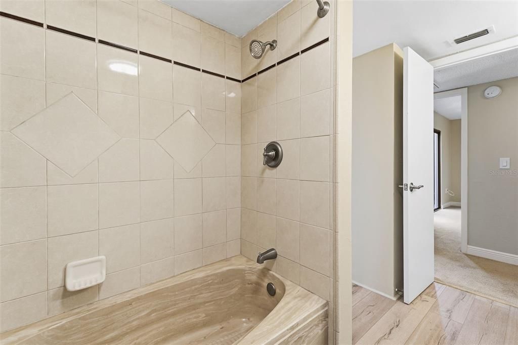 For Sale: $400,000 (2 beds, 2 baths, 1440 Square Feet)