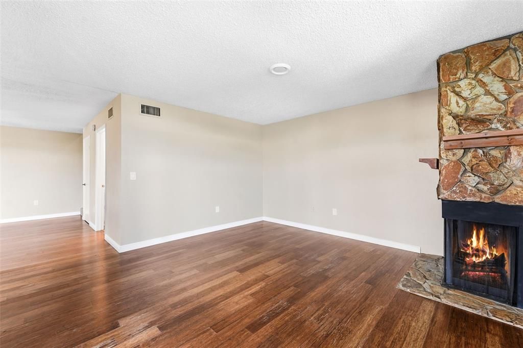 For Sale: $400,000 (2 beds, 2 baths, 1440 Square Feet)