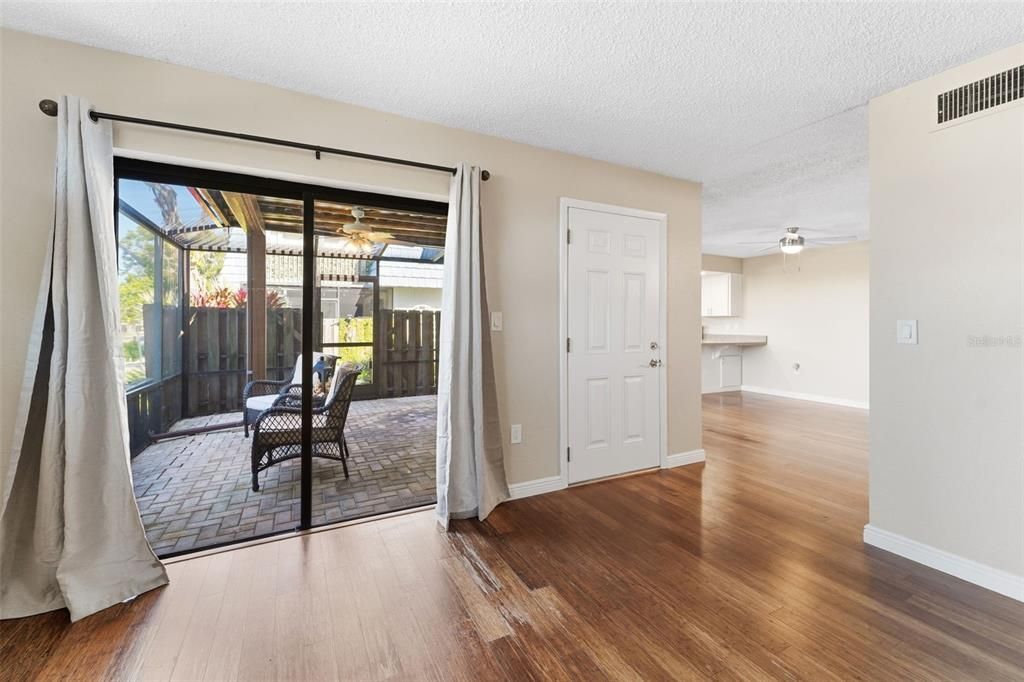 For Sale: $400,000 (2 beds, 2 baths, 1440 Square Feet)