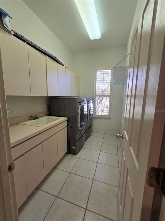 待售: $699,900 (3 贝兹, 2 浴室, 2586 平方英尺)