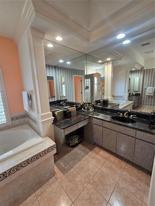 待售: $699,900 (3 贝兹, 2 浴室, 2586 平方英尺)