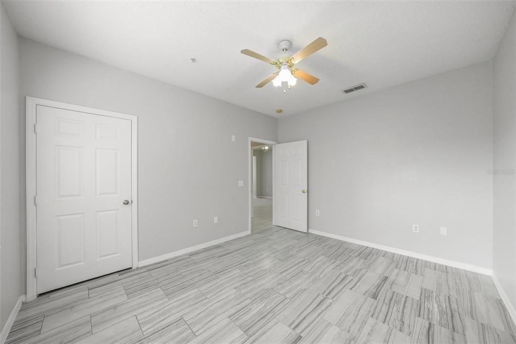 На продажу: $179,900 (3 спален, 2 ванн, 1429 Квадратных фут)