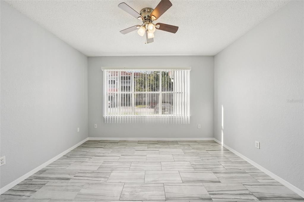 На продажу: $179,900 (3 спален, 2 ванн, 1429 Квадратных фут)