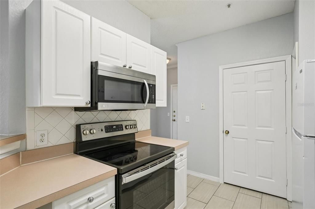 На продажу: $179,900 (3 спален, 2 ванн, 1429 Квадратных фут)