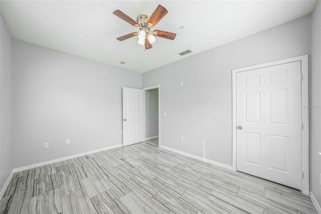 На продажу: $179,900 (3 спален, 2 ванн, 1429 Квадратных фут)