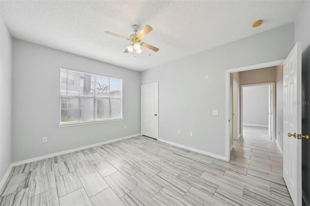 На продажу: $179,900 (3 спален, 2 ванн, 1429 Квадратных фут)