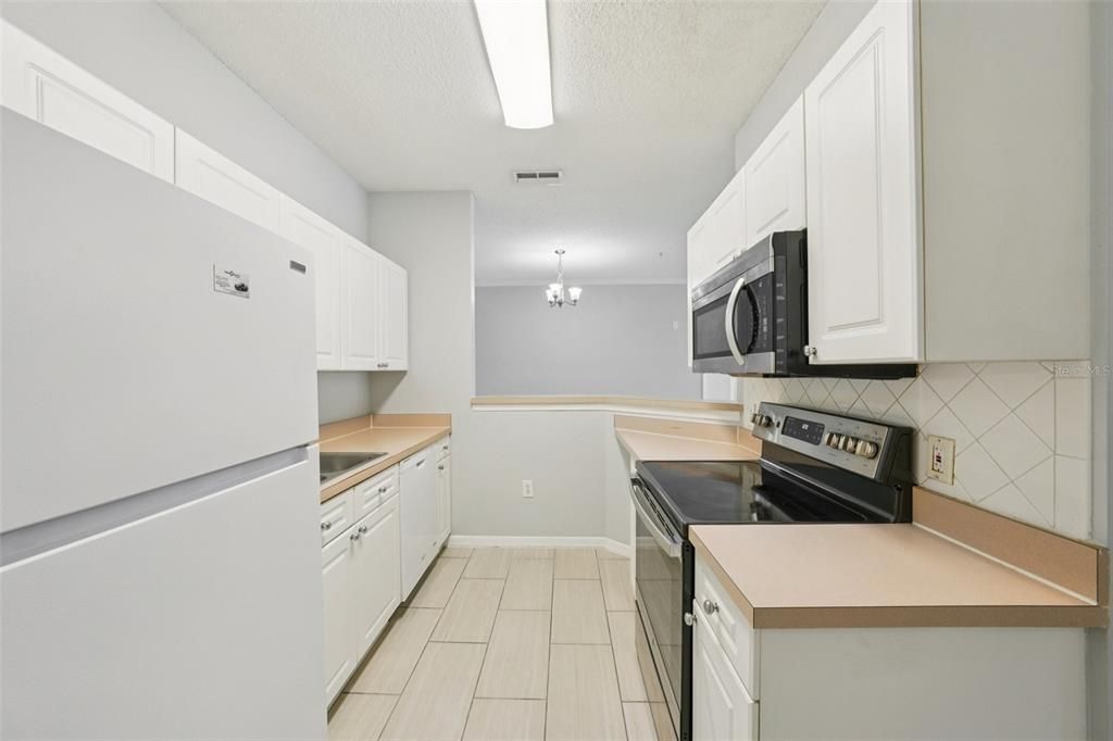 На продажу: $179,900 (3 спален, 2 ванн, 1429 Квадратных фут)