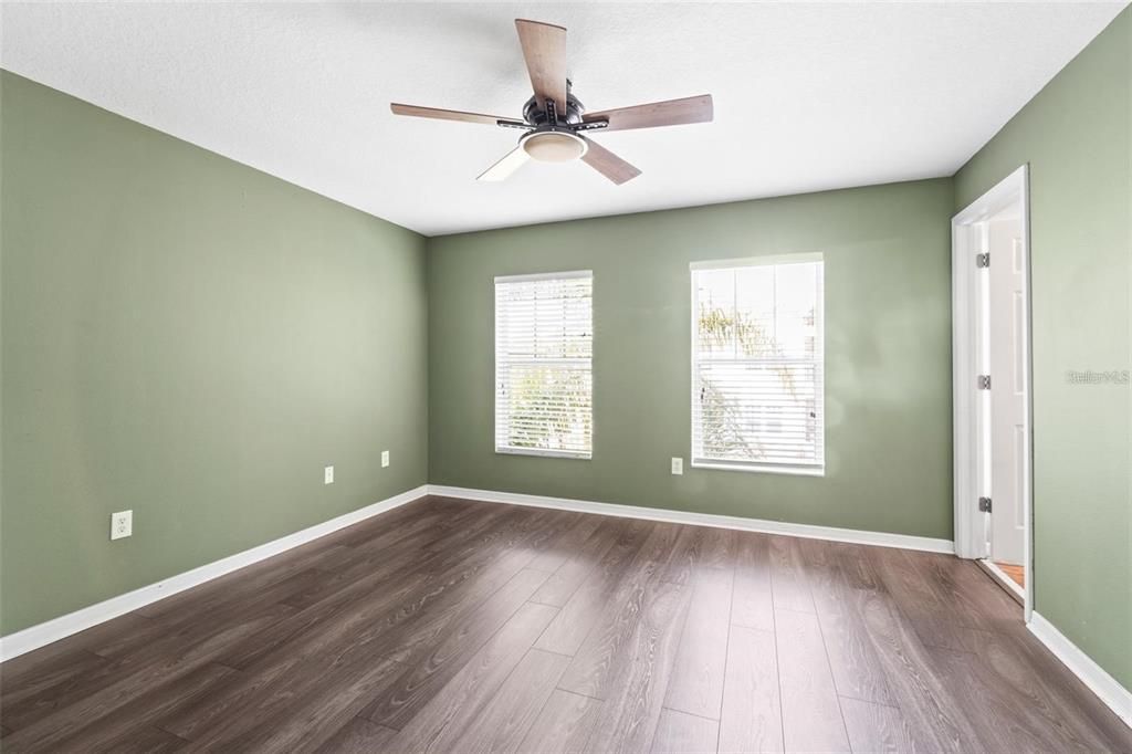 В аренду: $2,000 (3 спален, 2 ванн, 1360 Квадратных фут)