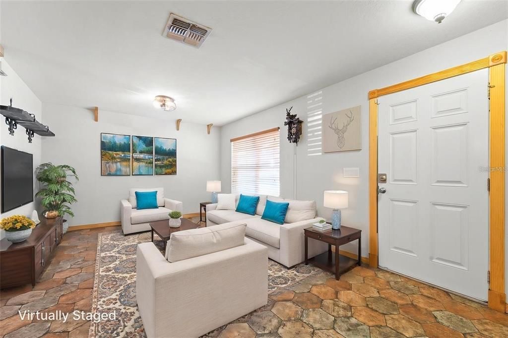 В аренду: $2,000 (3 спален, 2 ванн, 1360 Квадратных фут)