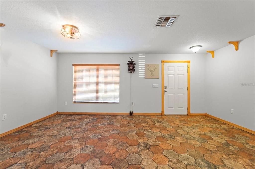 В аренду: $2,000 (3 спален, 2 ванн, 1360 Квадратных фут)