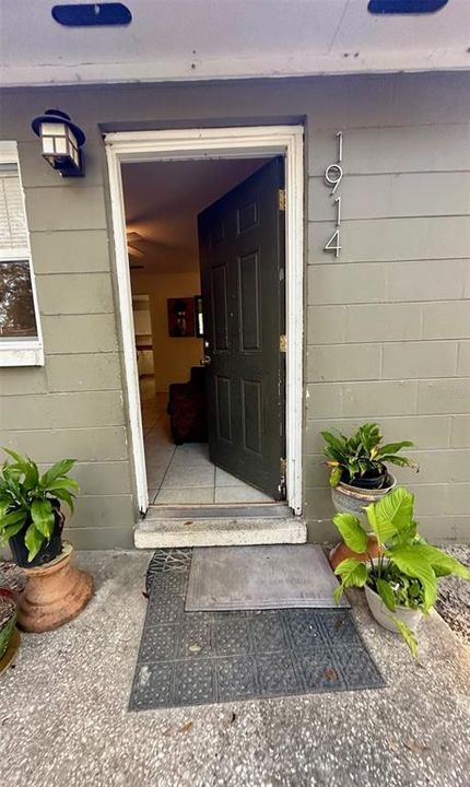 For Rent: $1,325 (3 beds, 1 baths, 965 Square Feet)