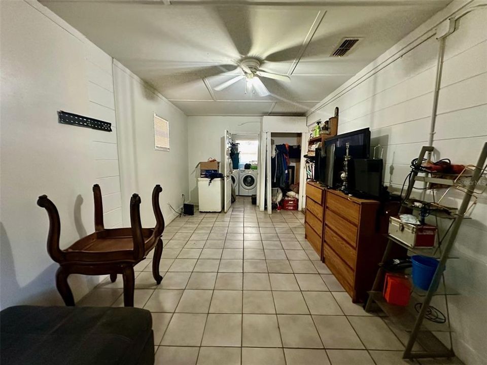 For Rent: $1,325 (3 beds, 1 baths, 965 Square Feet)