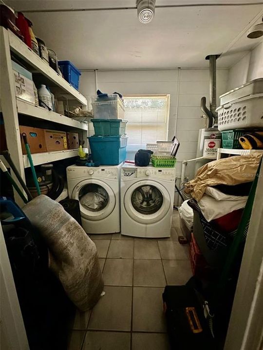 For Rent: $1,325 (3 beds, 1 baths, 965 Square Feet)