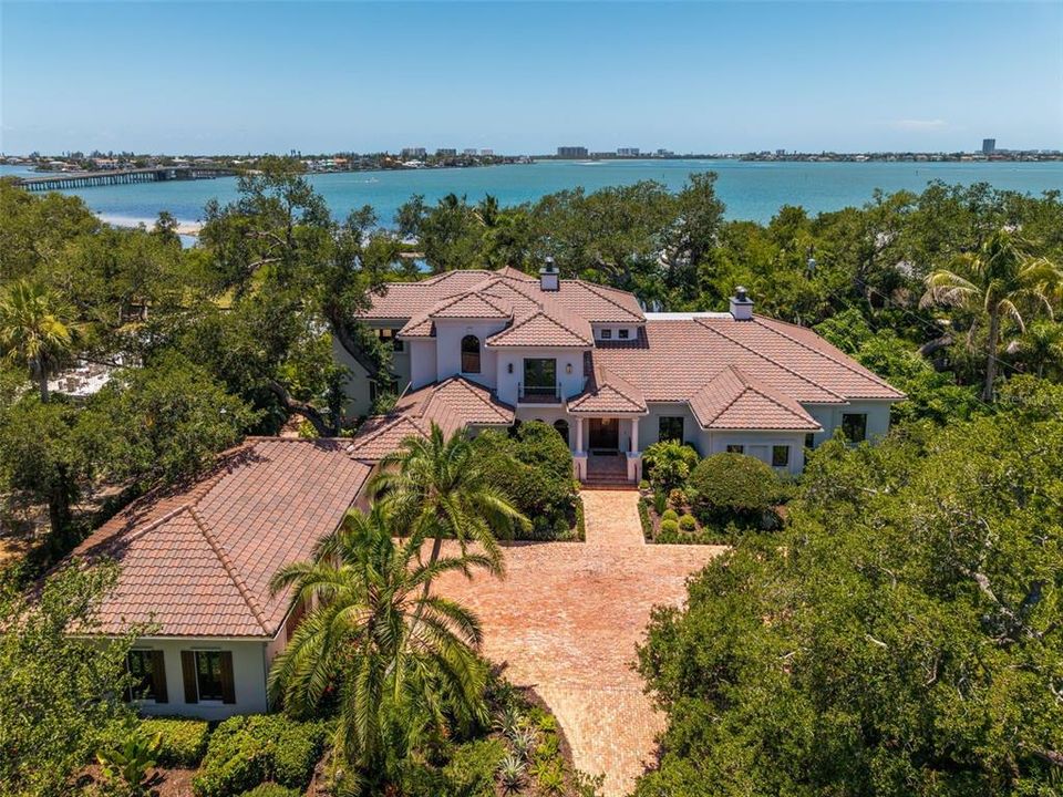 For Sale: $11,995,000 (5 beds, 4 baths, 8125 Square Feet)