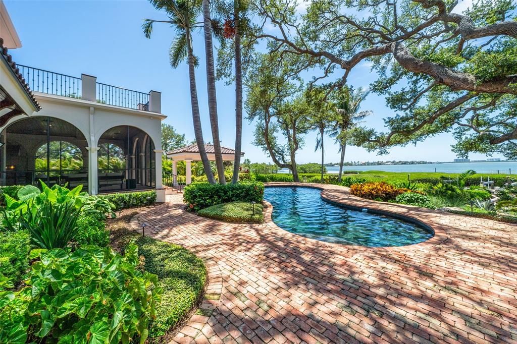 For Sale: $11,995,000 (5 beds, 4 baths, 8125 Square Feet)