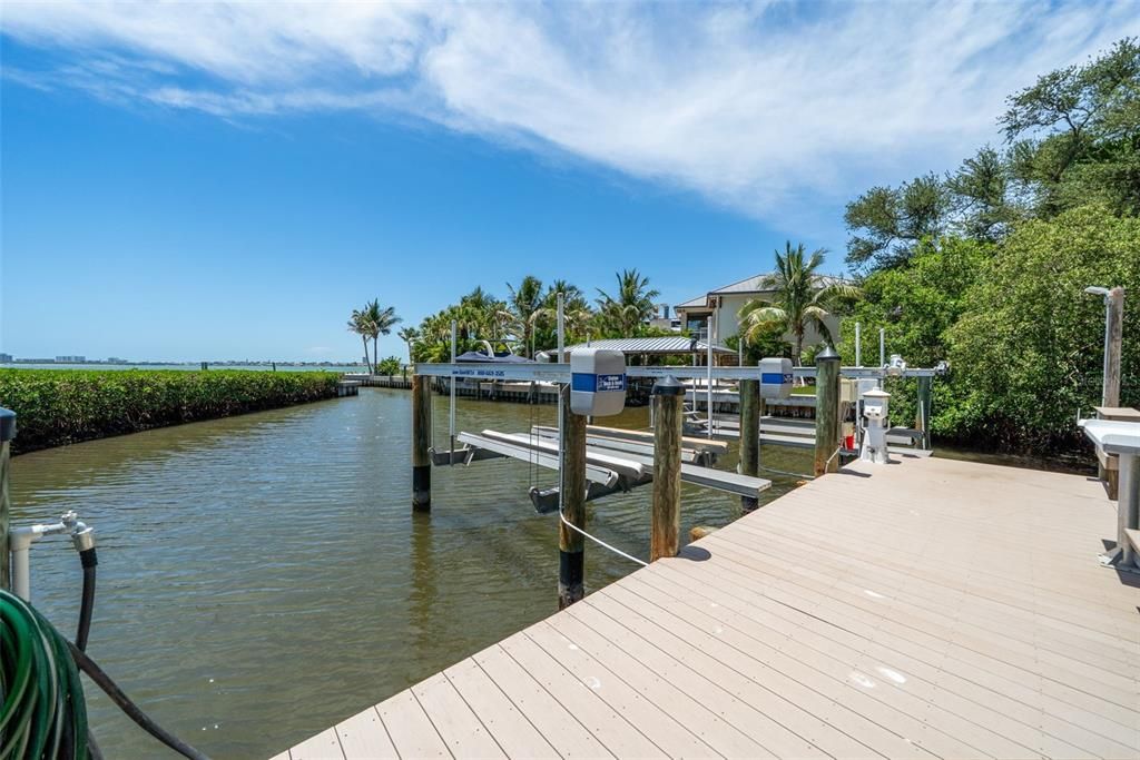 For Sale: $11,995,000 (5 beds, 4 baths, 8125 Square Feet)