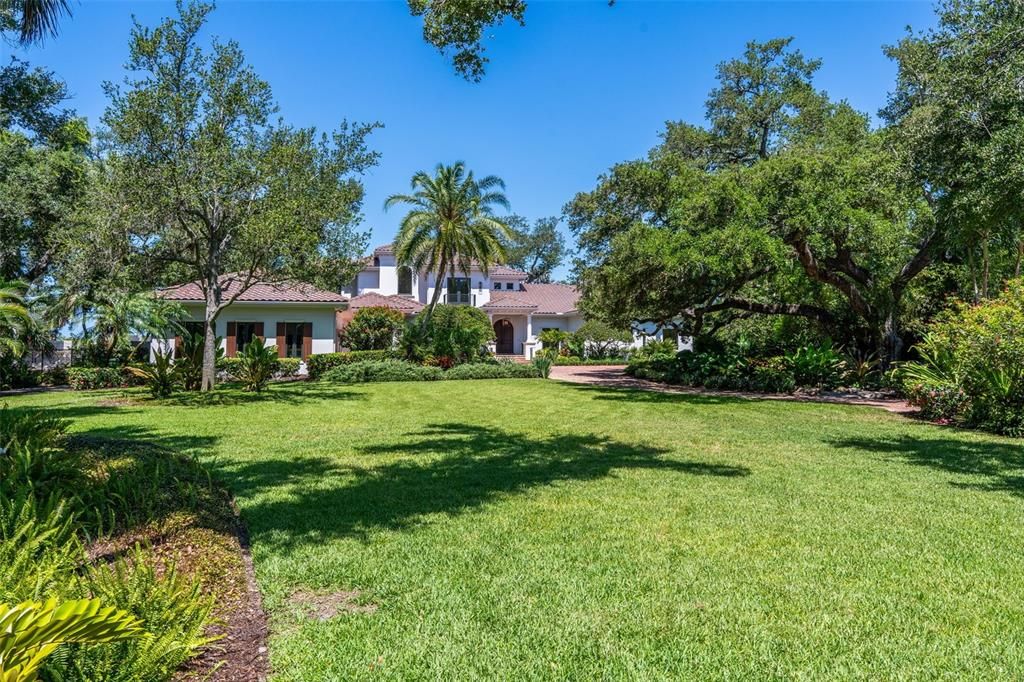 For Sale: $11,995,000 (5 beds, 4 baths, 8125 Square Feet)