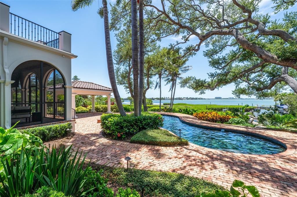 For Sale: $11,995,000 (5 beds, 4 baths, 8125 Square Feet)