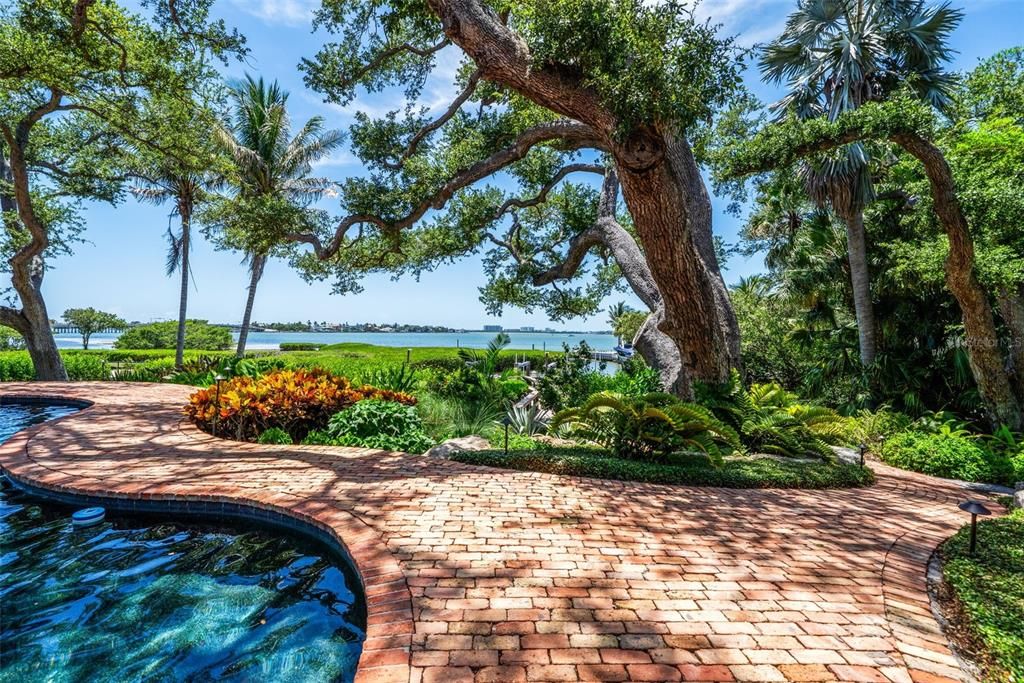 For Sale: $11,995,000 (5 beds, 4 baths, 8125 Square Feet)